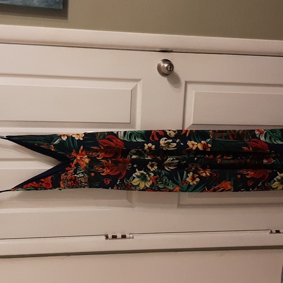 Tropical colors jumpsuit.  Wide leg. Never worn - Picture 1 of 2